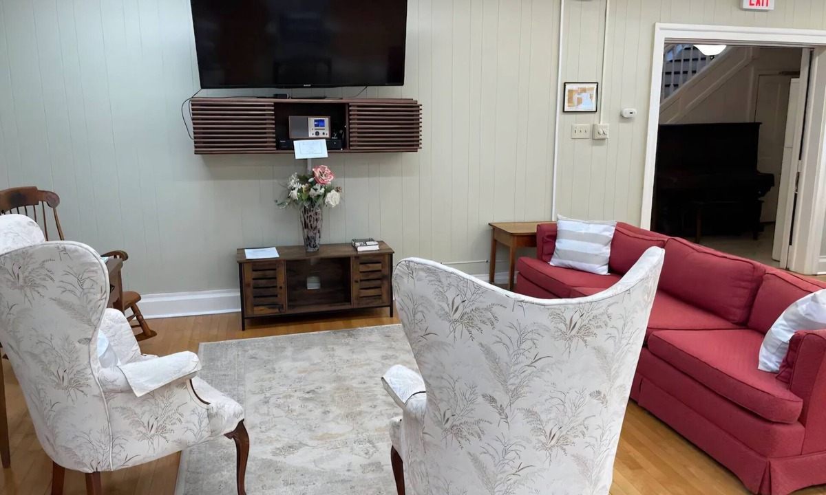Westfield Bed & Breakfast | Cozy 1-bedroom lodging in Westfield's Historic YWCA -Queen size bed