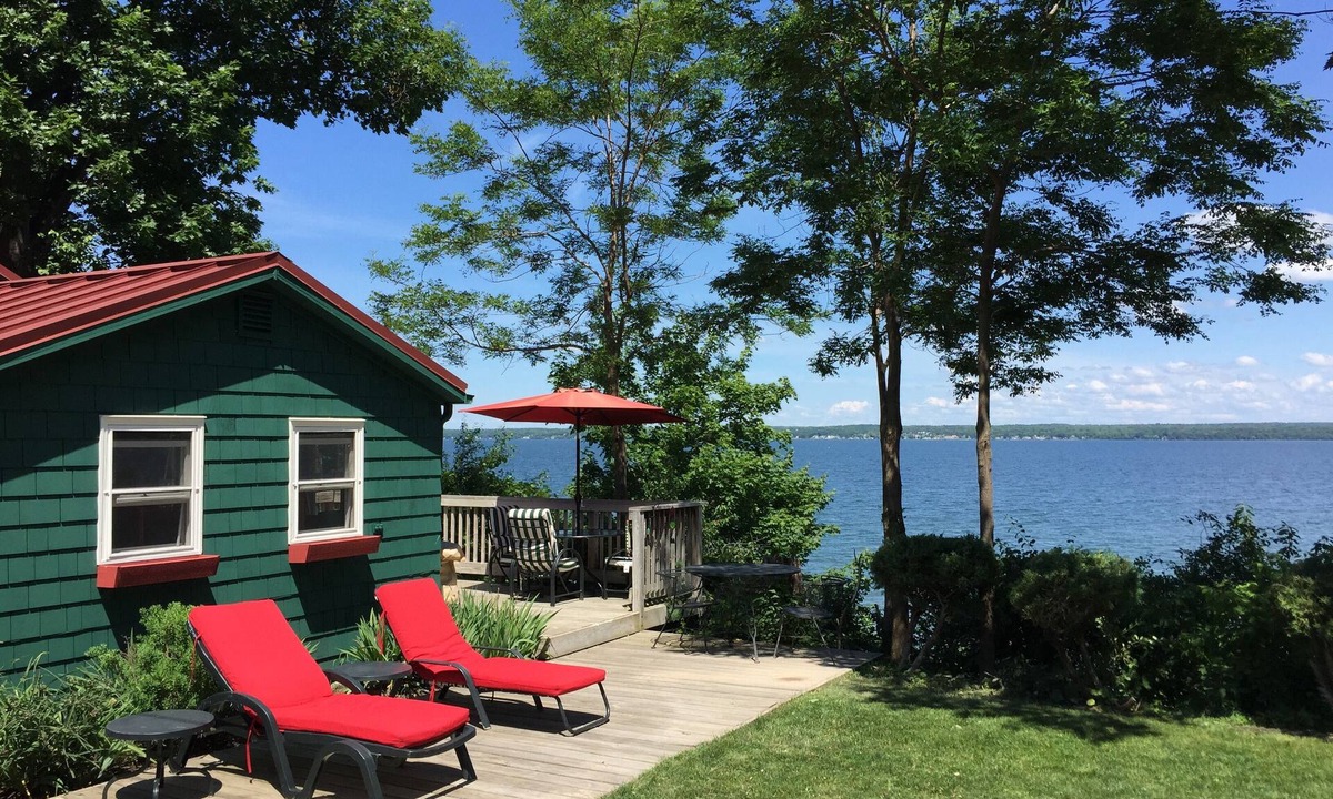 Town of Torrey House | Cozy Cabin With 165 Ft Beach in the heart of FLX wine country! ALL are welcome!