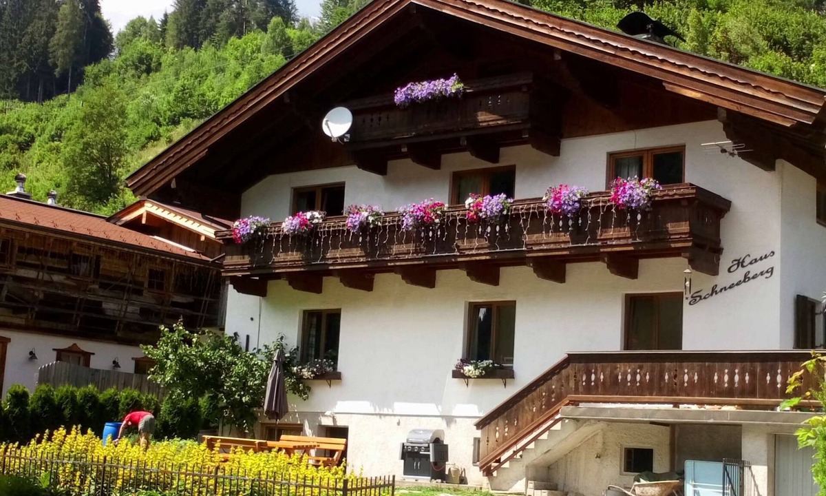 Muehlbach Am Hochkoenig Apartment | Haus Schneeberg - Selbhorn - Family apartment sleeping up to 5 people, with Hochkönig Card