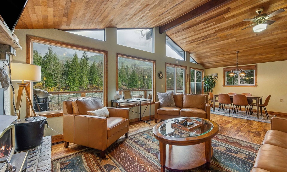 Gold Bar House | Miracle Mountain Lodge: 2 bedroom riverfront w/hot tub, mountain view, WIFI, fireplace