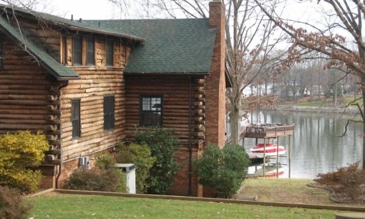 Terrell House | Mountain Style Log Home Main Channel/Patio/Fire Pit/Lake Equipment Rental/Dock