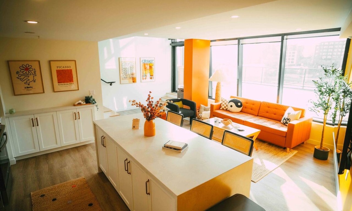 Downtown Halifax Bed & Breakfast | *NEW* Cozy Downtown Halifax Loft *Free Parking*