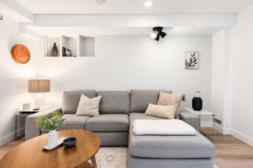 Lynn Valley House | Spacious Lynn Valley RetreatNear trails & Village