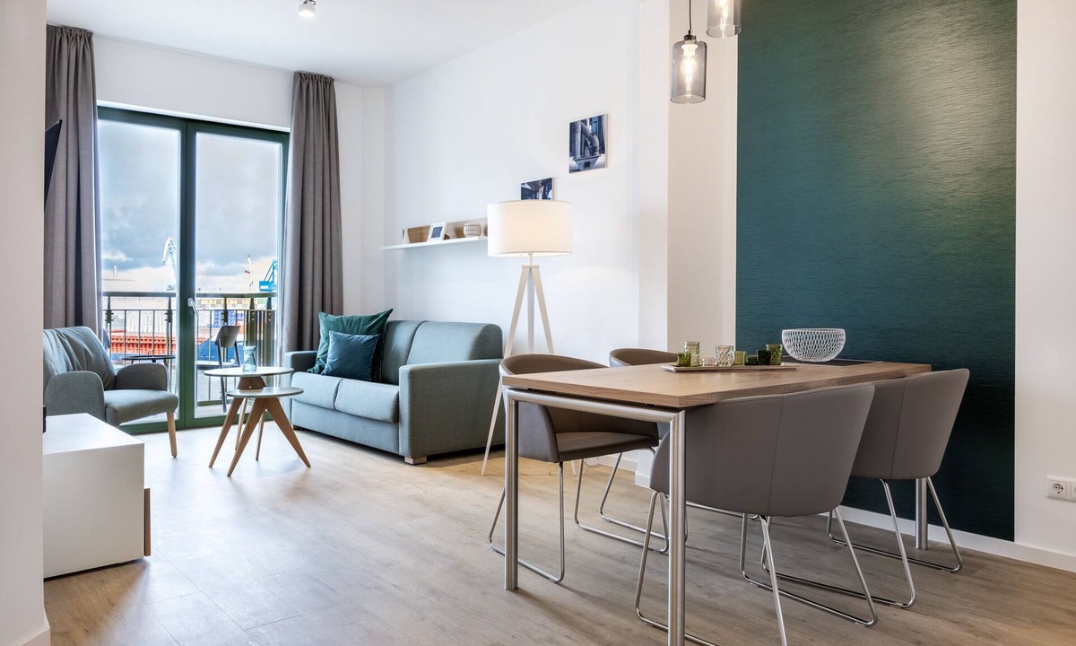 Wismar Apartment | Tolles Apartment in Hafenlage mit Balkon und Blick auf das Maritime Hafenleben