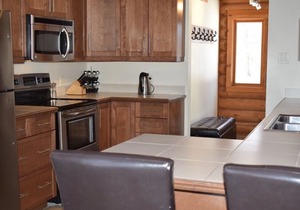 Le montagnard #057; Majestic log home in the wood and only 20 minutes from Mont-Tremblant in Labelle