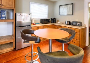 Sisters Home Lower - One bedroom/One bath - Sleeps upto 5 in Sisters