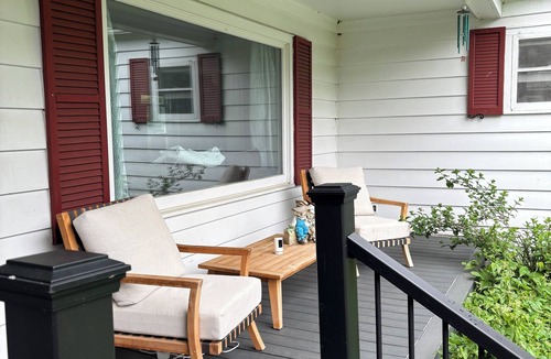 Ava House | 4-bedroom country house; 10 acres; lighted tennis, pickle ball courts, lake
