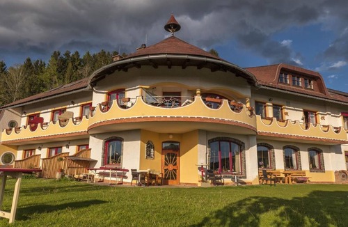 Eberstein House | Bionest IV - Lehmbaudach-familienzimmer mit Balko - Biolandhaus Arche