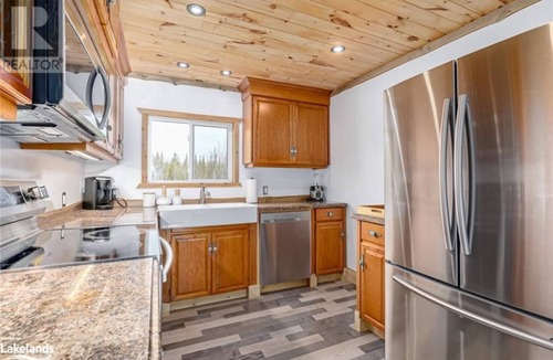 Meaford Cottage | Cozy cottage on 25 acres of private land. Lots of space. Pet Friendly!