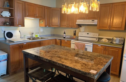 Ruthven Cottage | "Hook, Line,& Sinker"- At the edge of Erie; 7 days stay plus 1 chartering free