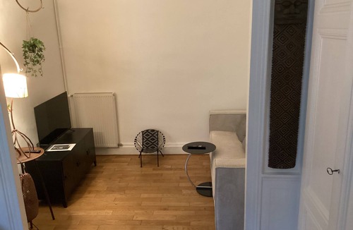 Marechal Lyautey - Vitton Apartment | Le Roosevelt, renovated 100m2 apartment in the 6th arrondissement