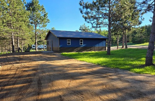 Nevis Cabin | New 2 Bedroom , 1 bath cabin