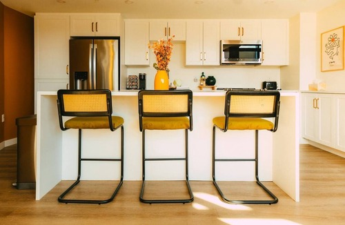 Downtown Halifax Bed & Breakfast | *NEW* Cozy Downtown Halifax Loft *Free Parking*