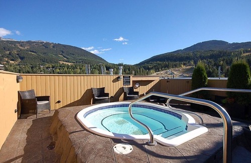 Whistler Village Apartment | Slopeside suite with Fireplace and Views