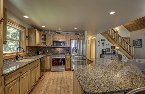 Eagle River Cabin | Stunning 5 BR on Eagle Lake/Chain of Lakes with 2 private docks!