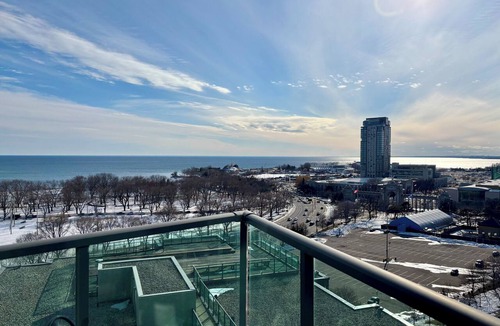 Niagara Condo | Sundrenched 2 BDRM waterfront gem with lake view near CNE, BMO Field