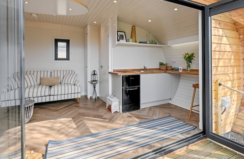Tidenham Cabin | The Nook - Farm stay with hot tub - Chepstow