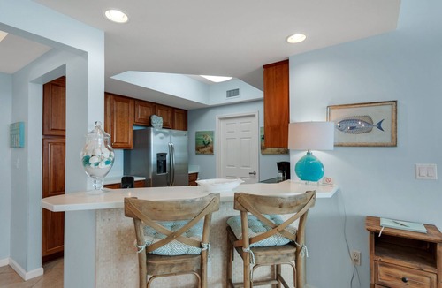 Destin Condo | TWO OCEANFRONT MASTER BEDROOMS.NEWLY UPDATED COASTAL. DISCOUNTED BEACH SERVICE