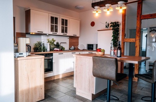 Schweina Apartment | Vacation apartment Altensteinblick