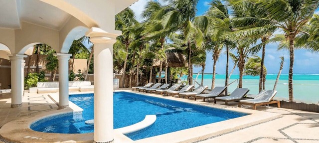 10-bedroom Beachfront Hacienda for 24 guests Soliman Bay in Tulum