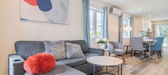1758 Rue Balmoral Modern & Spacious Retreat in Longueuil