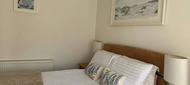 1Bed Apartment Sleeps 2 - Free Parking, Wifi in New Milton