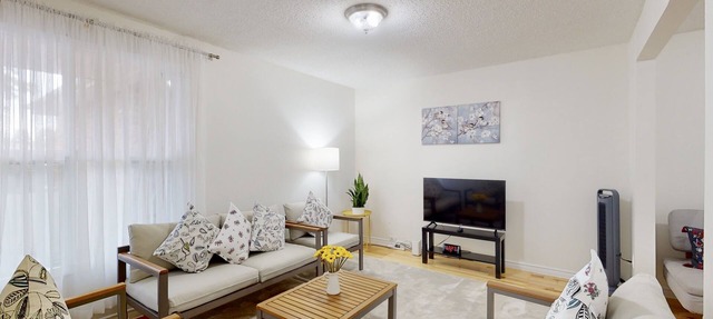 3-Bed 3-Bath Cozy Vacation House in Ajax, Greater Toronto Area GTA, ON, Canada in Ajax