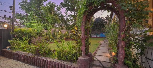 35 summer hill 4bhk by Arabian villas with huge pool and lawns in Lonavala