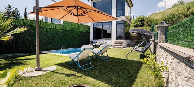 4-Deluxe Villa with Heated Private Pool in Dilovası