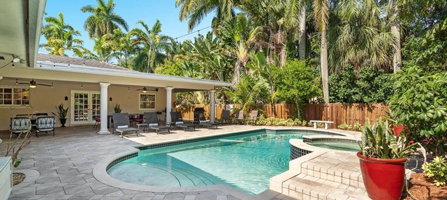 5/3 Estate-Heated Pool-Hot tub-Beach-for 12 Guests in Hollywood