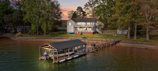6-BR Waterfront House; Can Rent Boat Too! in Lake Norman of Catawba
