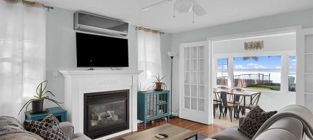 681 Beach House - Private Beache, YQG wineries, peaceful cottage life in Essex