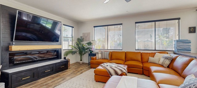 A Comfortable Mesa Escape with a Private Pool, Game Room, and Access to Shops in Mesa