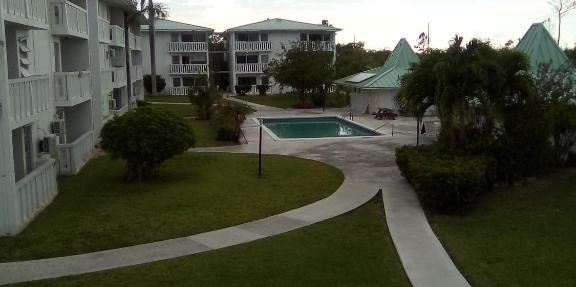 A Gated One bedroom apartment, five minutes away from beach, in Russell Town