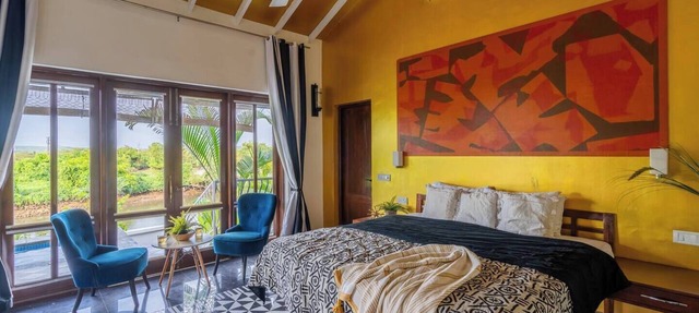 A River Front Villa with Pool in Porvorim