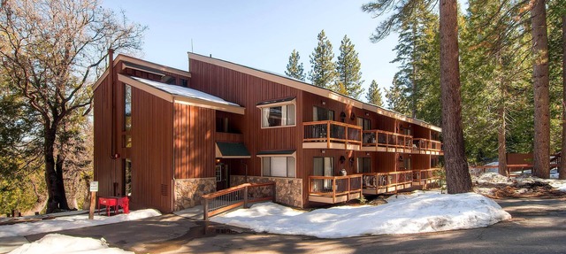 (A209) Loft Condominiums in Yosemite National Park