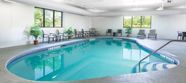 Accessible Suite w/Kitchen, Breakfast, & Pool! in West Seneca