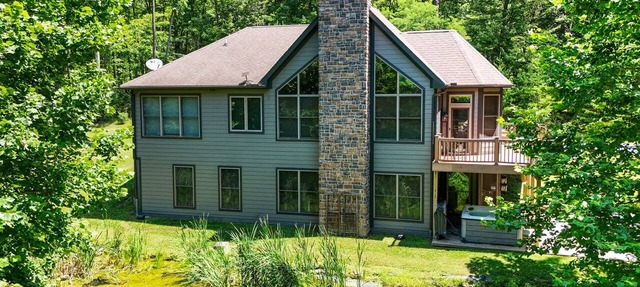 All Seasons Lodge | Hocking Hills, Hot Tub, Pond in South Bloomingville