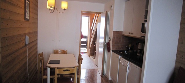 At the foot of the slopes, beautiful duplex, 2 bedrooms, sleeps 6, 7th floor, parking in La Plagne Tarentaise