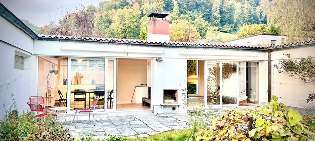 Atrium-Haus mit Garten, 5 Betten und Parkplatz (15 Minuten von Zürich entfernt) in Stallikon