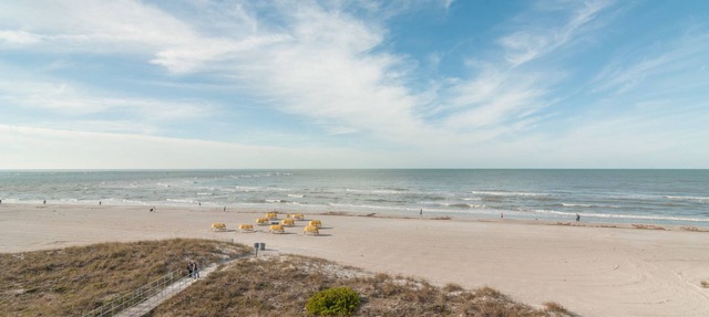 *BEACH FRONT CONDO* OUTSTANDING LOCATION! AND A BREATH-TAKING VIEW* in Madeira Beach