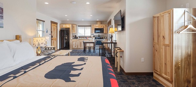 Bear Mountain -Suite 3 in Grants Pass