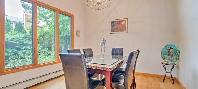Beautiful East Hampton Retreat with Hot Tub and Pool! in East Hampton