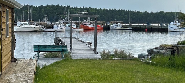 Beautiful Ocean view retreat in Eastern Passage: Serenity by the Ocean 🌊 in Eastern Passage