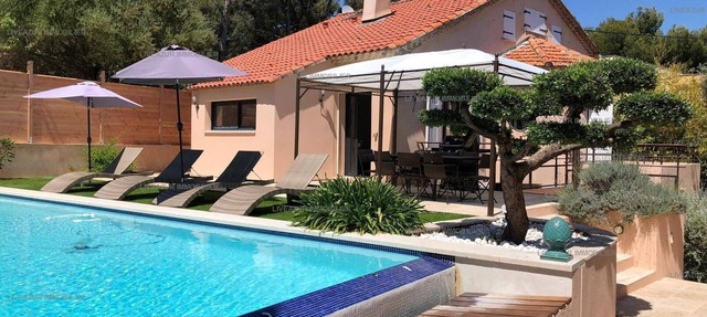 Beautiful villa Carpe Diem pool on foot of city center and beach for 8 in SANARY SUR MER