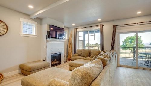 Beautiful Water Views: Coastal Oregon Townhome! in Hammond