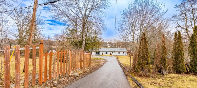 Beautiful Waterfront Cottage backing onto Crowe River! in Marmora