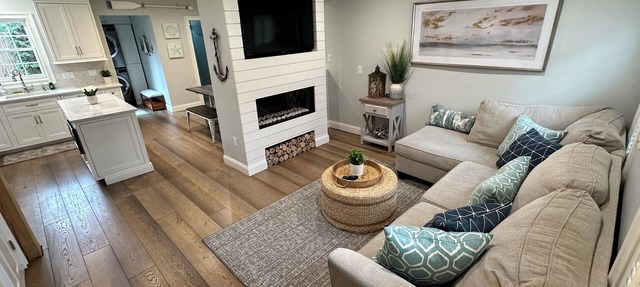 Beautifully Renovated 2 Bed 2 Bath Private Home in Downtown Newport in Newport