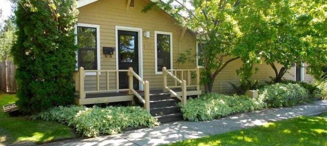 Bluebird Day - River Otter, Charming 1BR duplex in Old Downtown Bend in Bend