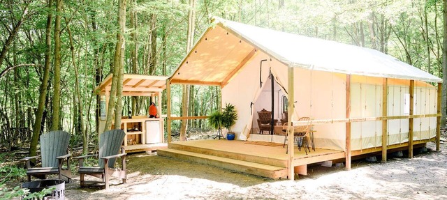 Breathtaking Equipped Safari Tent with Spectacular Design in Ontario in Lucknow